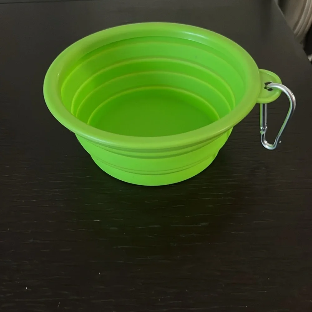 Travel Dog Bowl rom Krewe of Freret